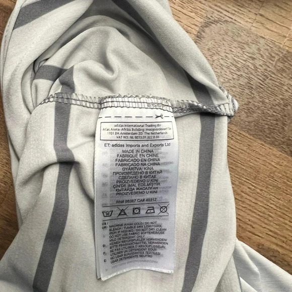 Men’s Gray Striped Adidas Golf Polo Size Medium - Picture 4 of 6